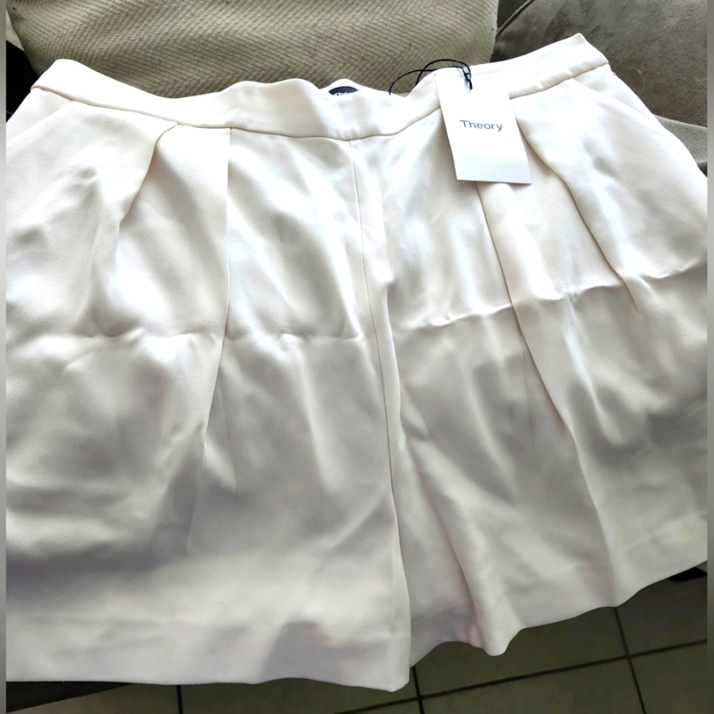 Women Theory Pleated Short size 12